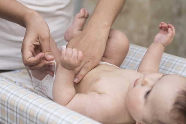 como e feita a cirurgia em bebe - Como é feita a cirurgia de fimose infantil - Circuncisão em crianças